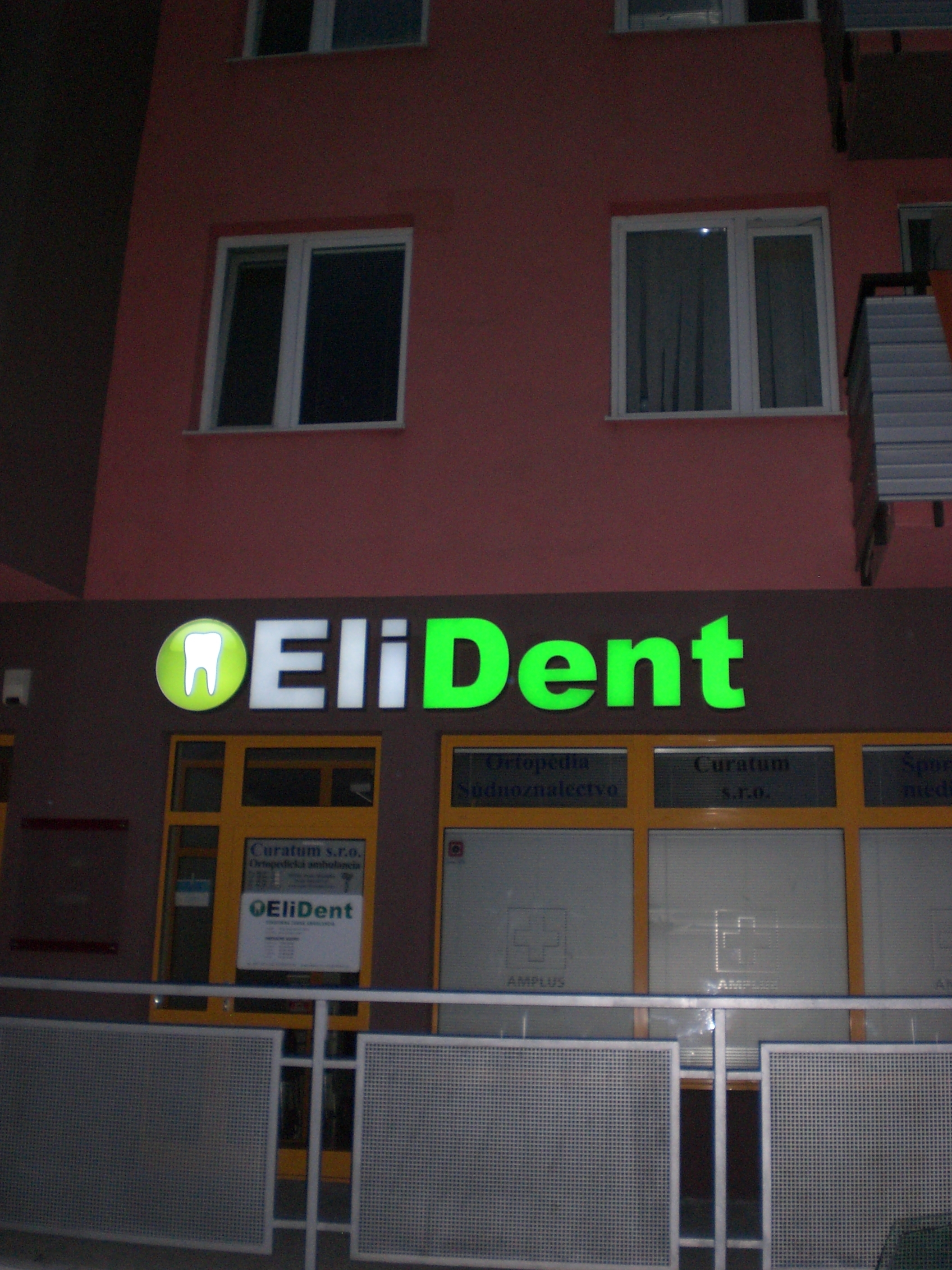 EliDent by night